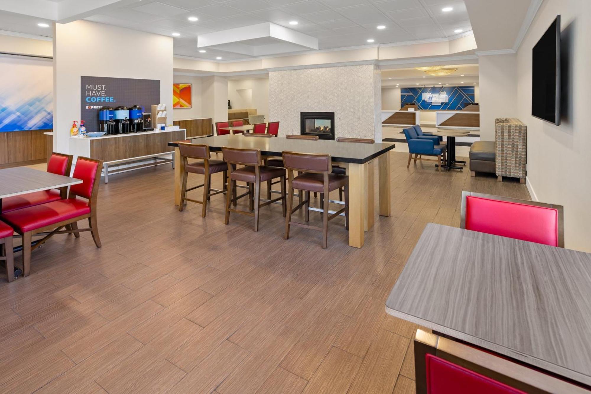 Express Stony Brook-long Island By Ihg Centereach