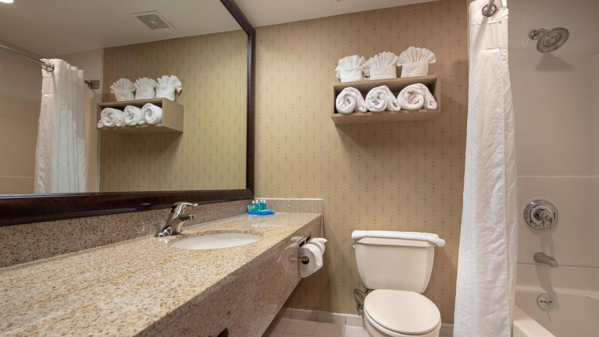 Express Stony Brook-long Island By Ihg 2* Centereach
