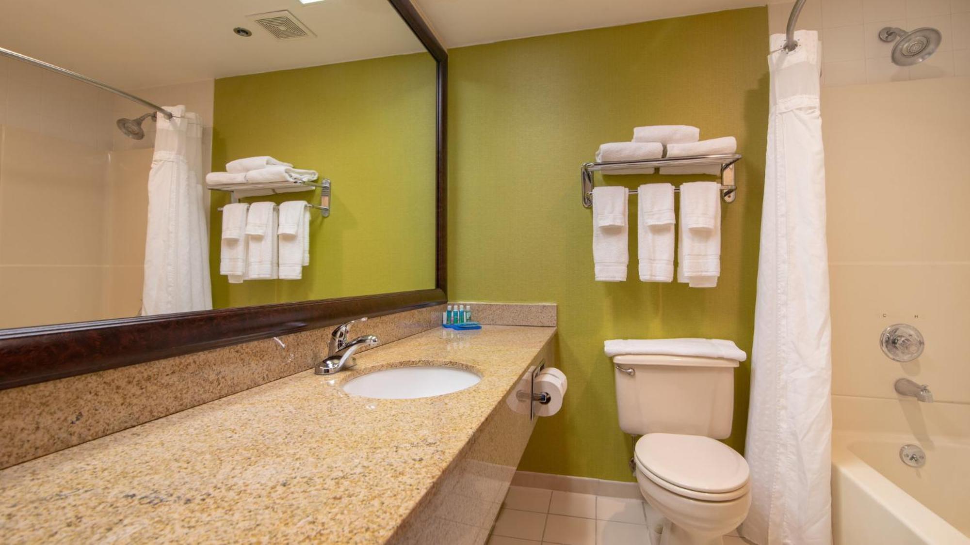Hotel Express Stony Brook-long Island By Ihg 2*