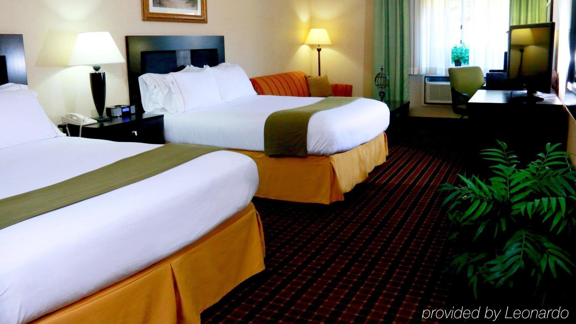 Hotel Express Stony Brook-long Island By Ihg 2*