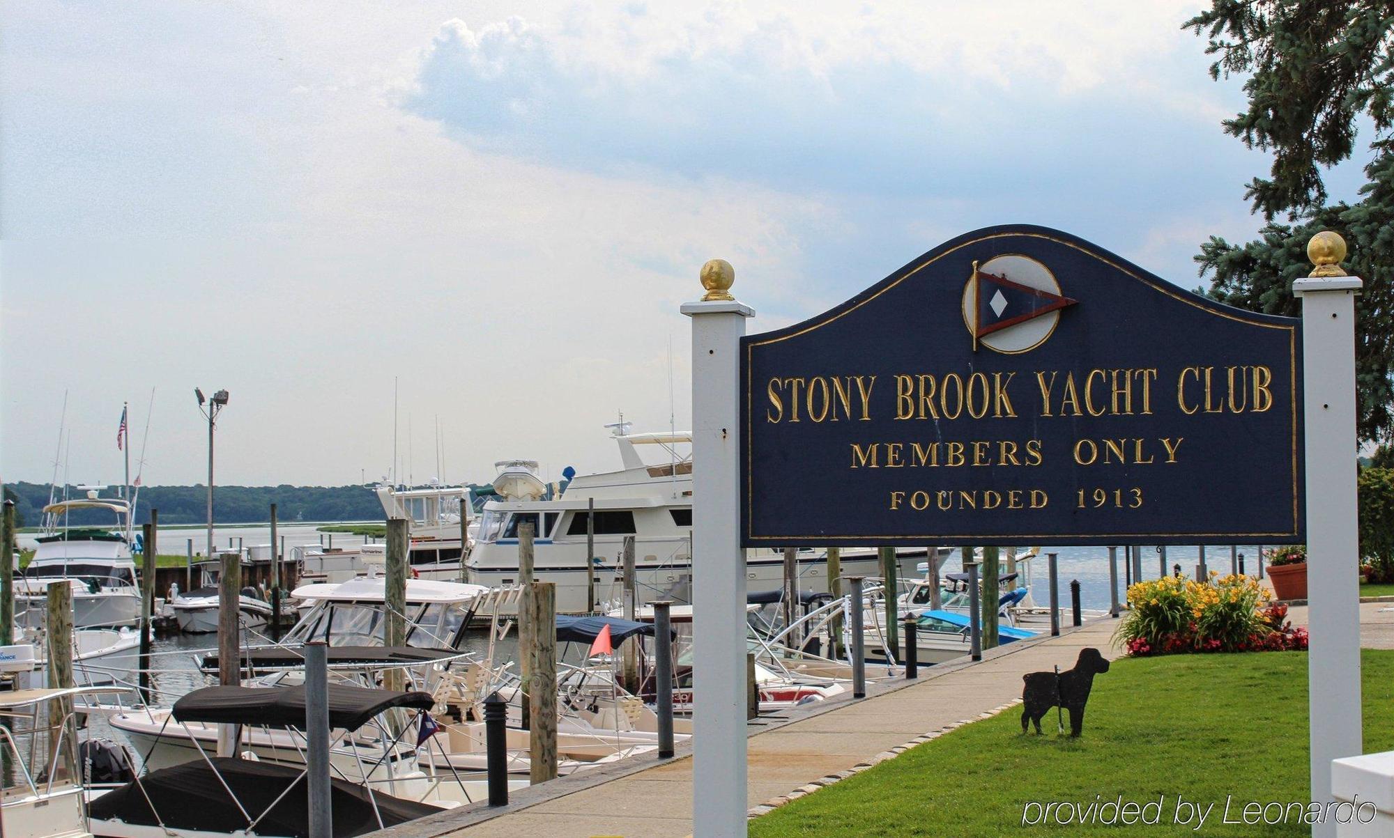 Hotel Express Stony Brook-long Island By Ihg 2*