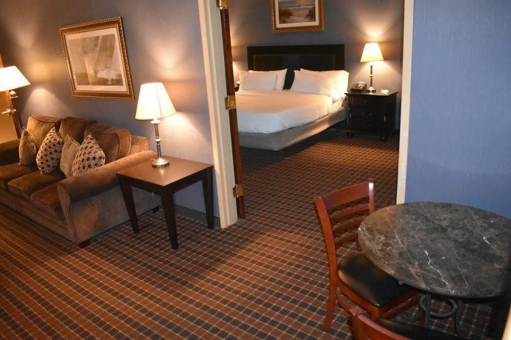 Express Stony Brook-long Island By Ihg Hotel Centereach