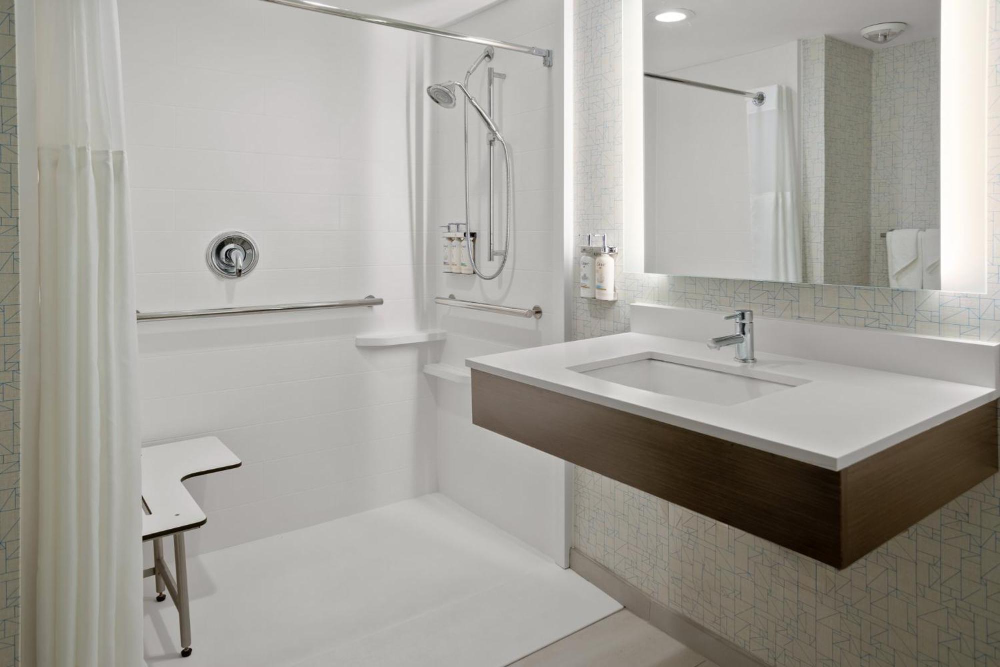 Express Stony Brook-long Island By Ihg Hotel Centereach