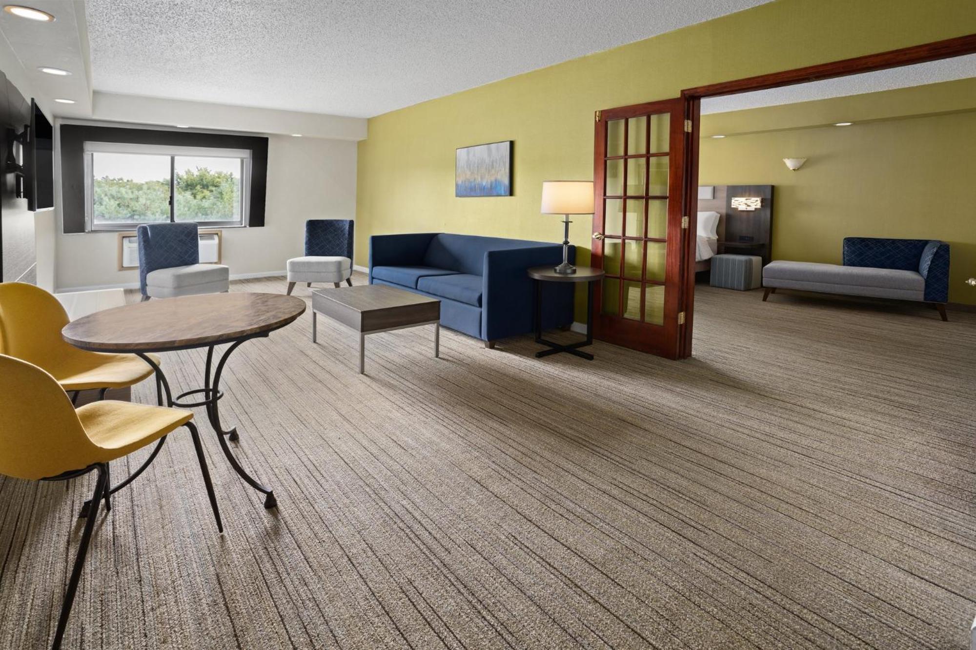 Express Stony Brook-long Island By Ihg Hotel Centereach