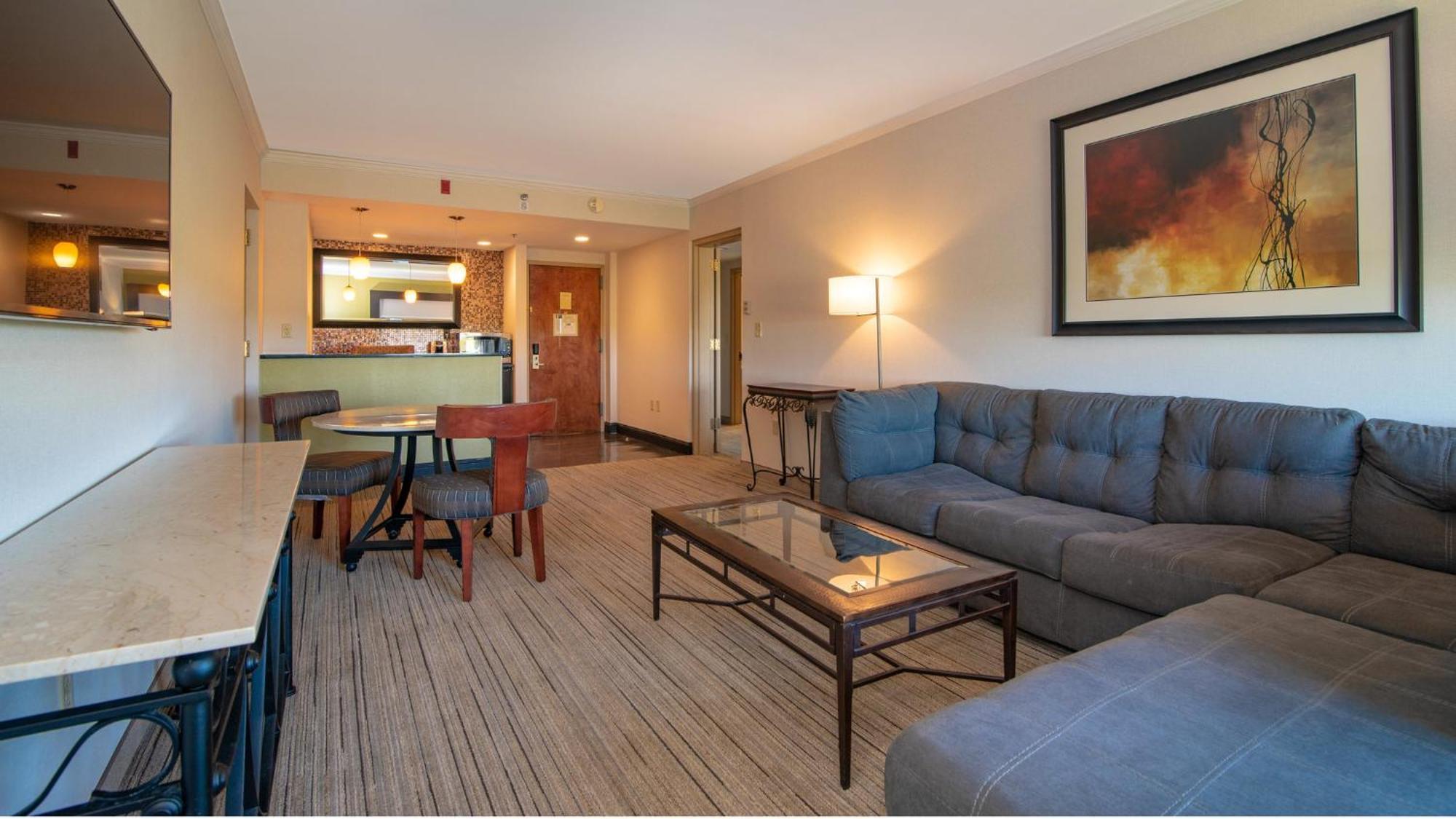 Express Stony Brook-long Island By Ihg Hotel Centereach