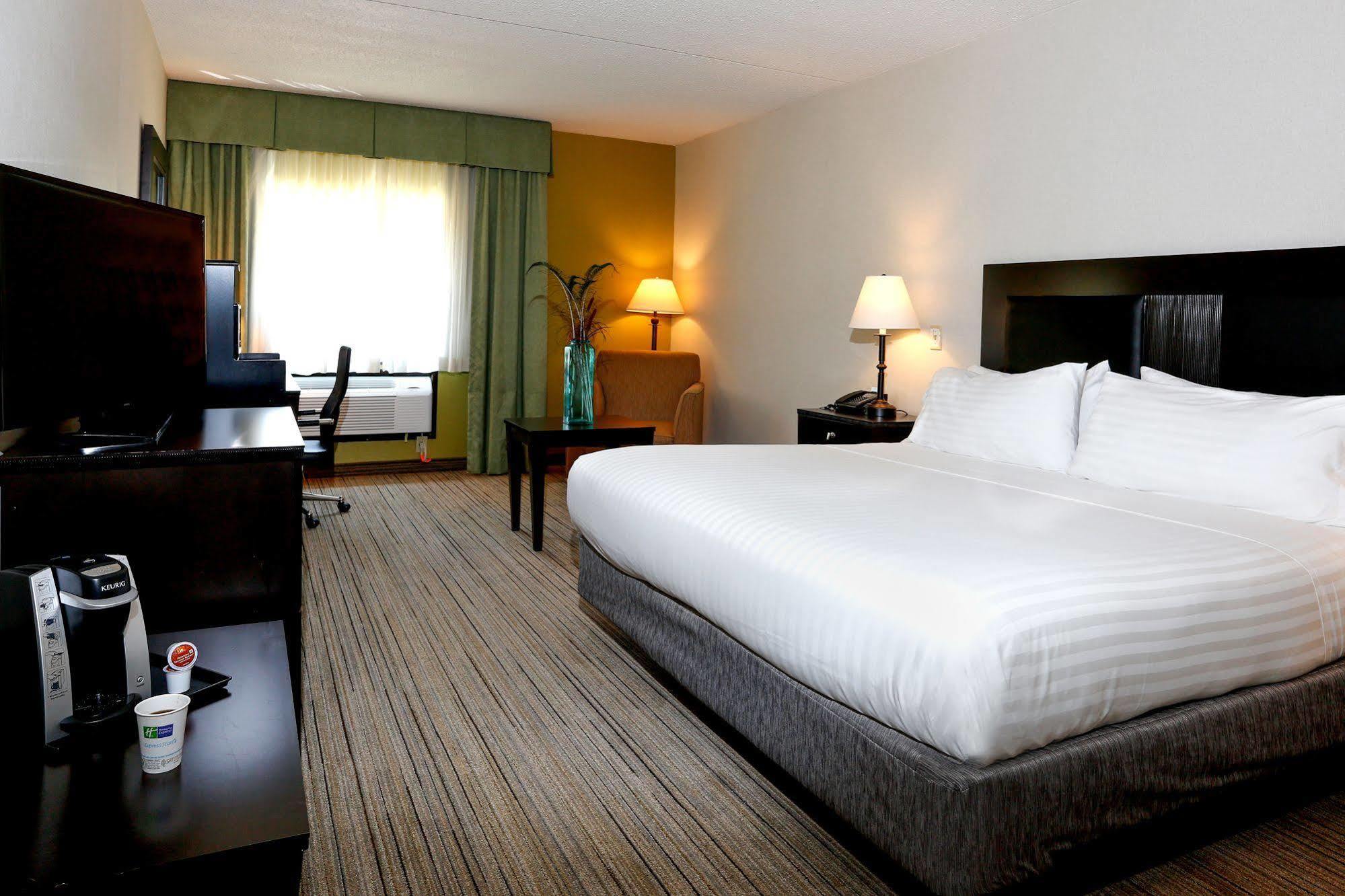 Express Stony Brook-long Island By Ihg Hotel